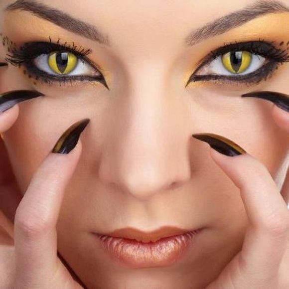 makeup one available cateyes